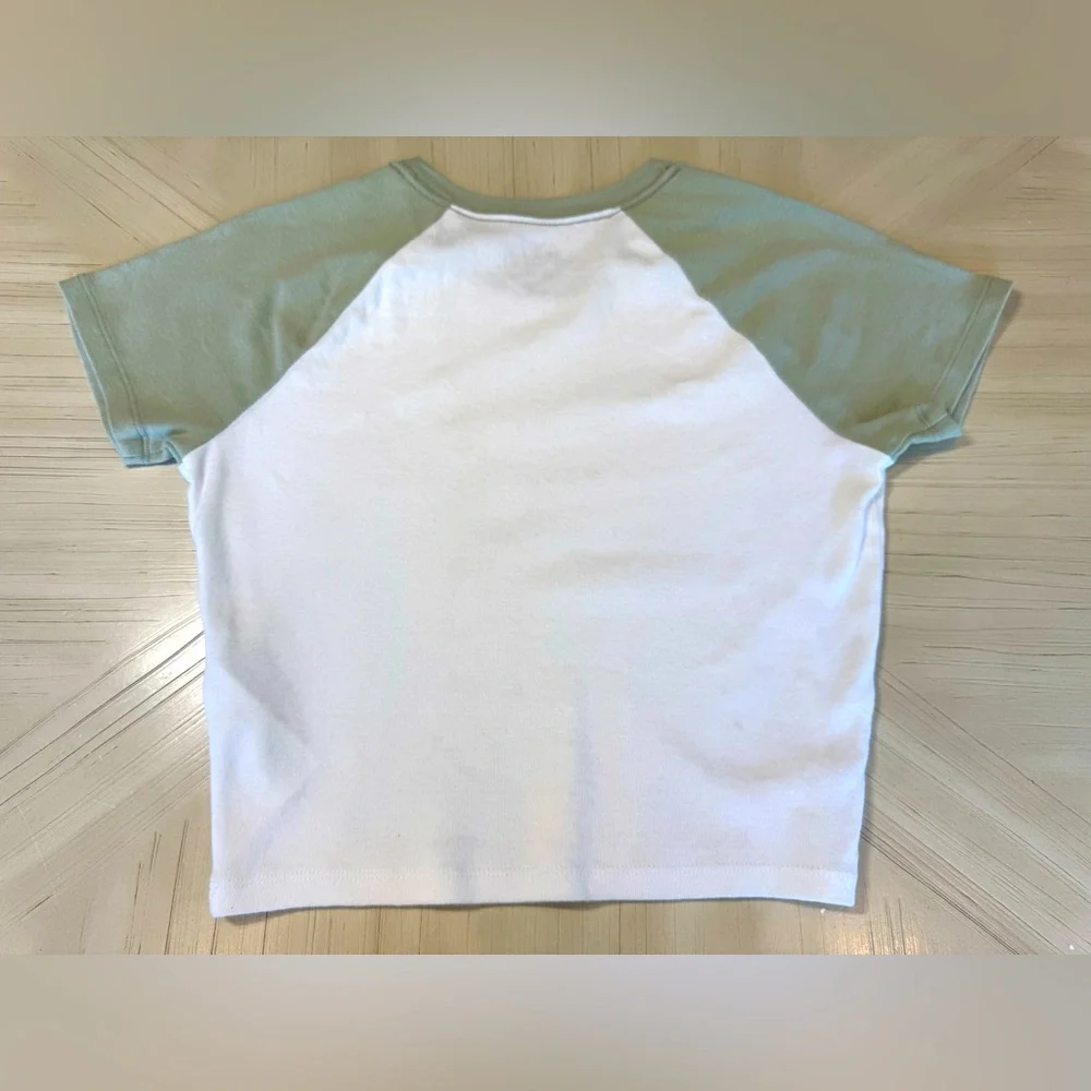 Like New!  Hollister Must Have Collection- Short Crew Baby Tee- Green/White Sz S - Picture 5 of 10